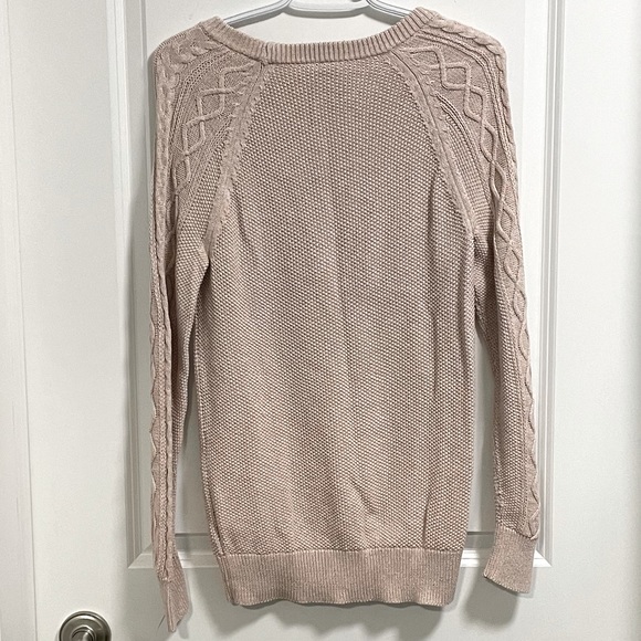 Size Small Gap Cable knit sweater in soft pink - Picture 2 of 4